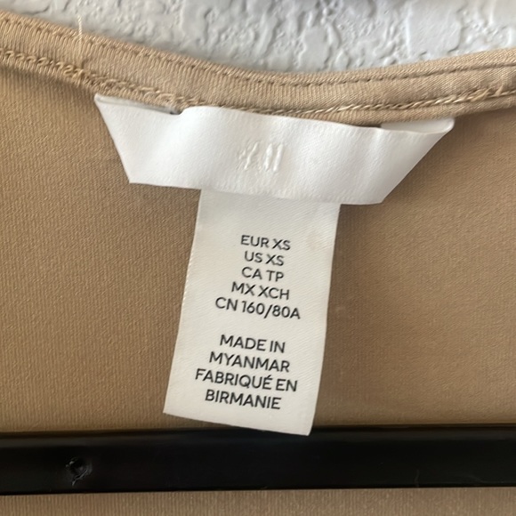 H&M square neck top - Picture 3 of 3